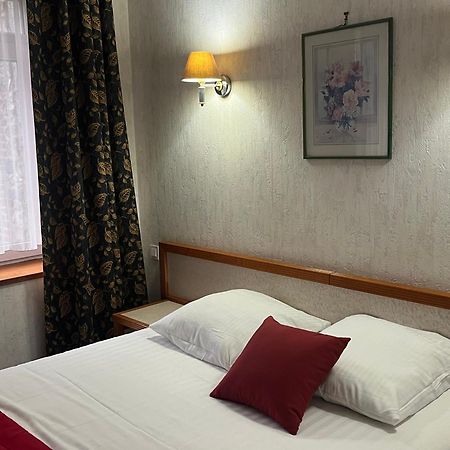 Hotel Val Saint Hilaire Givet Ngoại thất bức ảnh