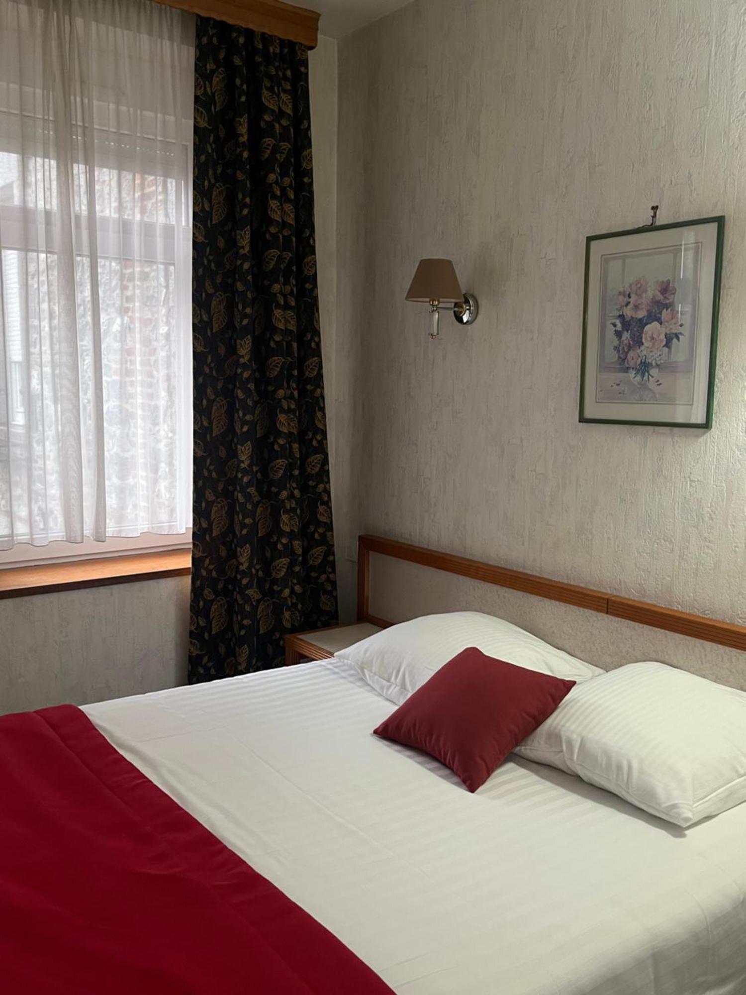 Hotel Val Saint Hilaire Givet Ngoại thất bức ảnh