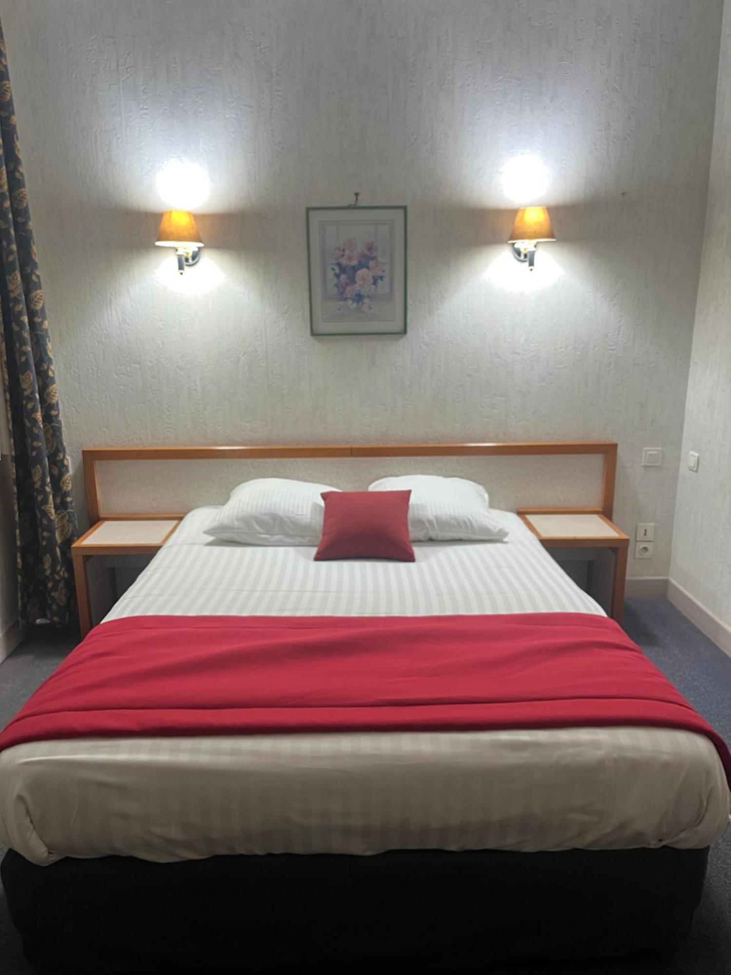 Hotel Val Saint Hilaire Givet Ngoại thất bức ảnh