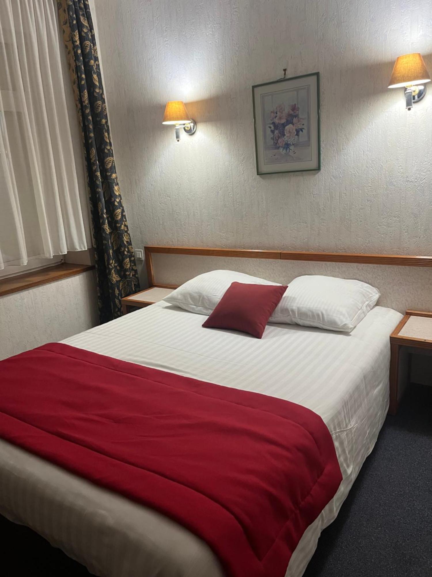 Hotel Val Saint Hilaire Givet Ngoại thất bức ảnh