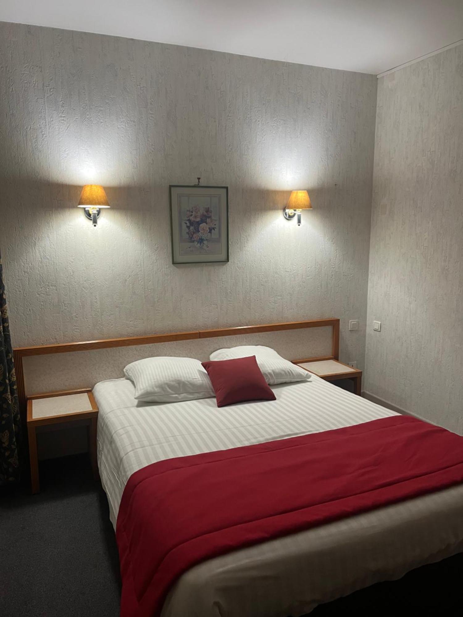 Hotel Val Saint Hilaire Givet Ngoại thất bức ảnh